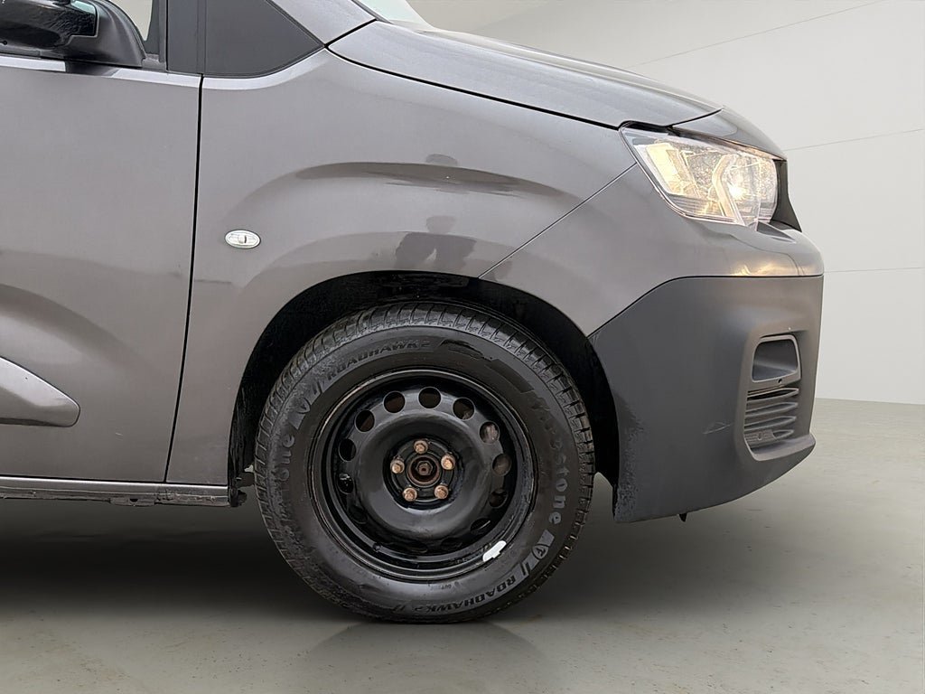 Vehicle Image 36