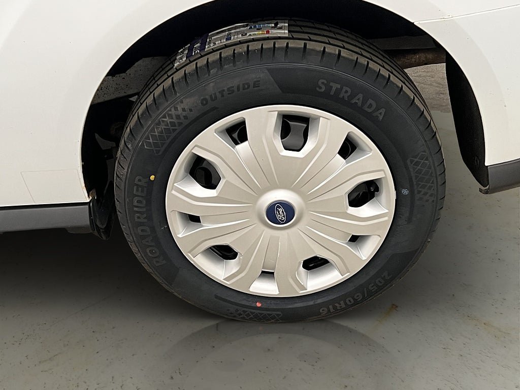 Vehicle Image 28