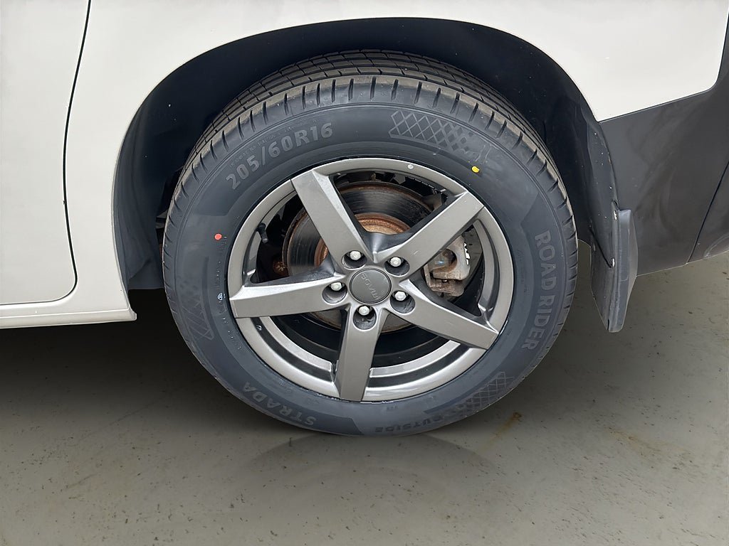 Vehicle Image 30
