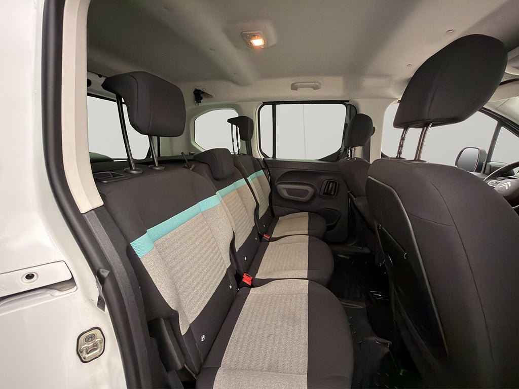Vehicle Image 31