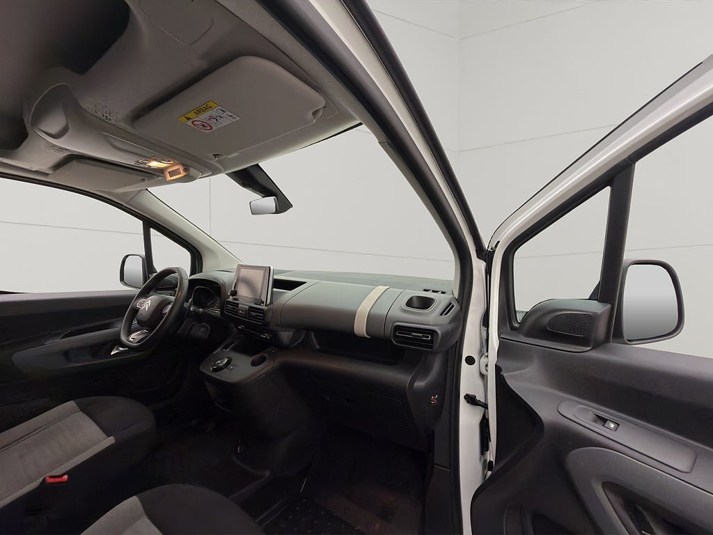 Vehicle Image 33