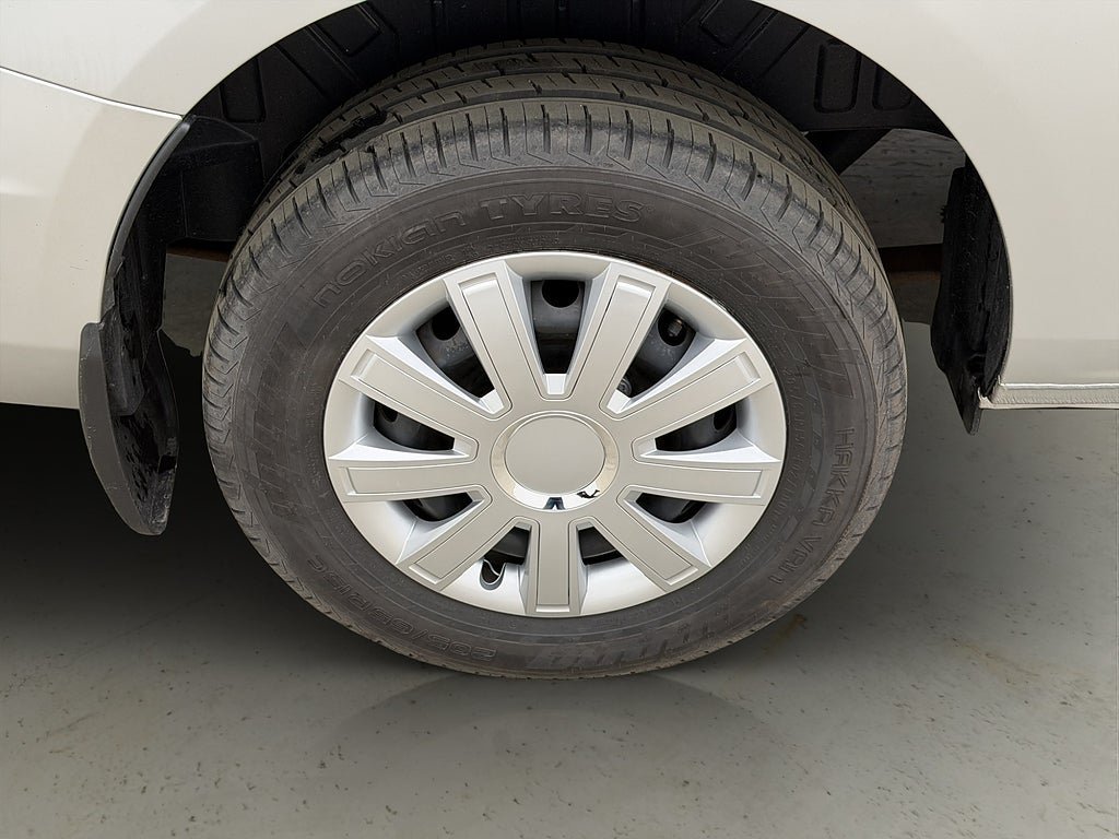 Vehicle Image 25