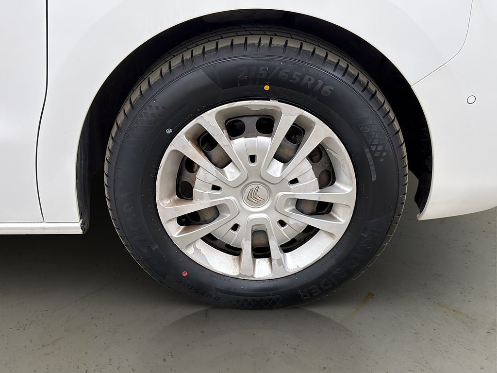 Vehicle Image 36