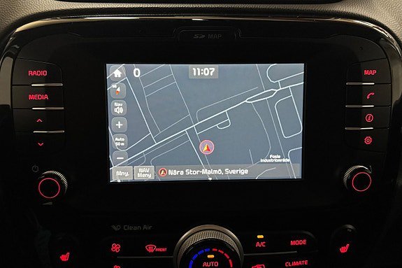 Vehicle Image 17