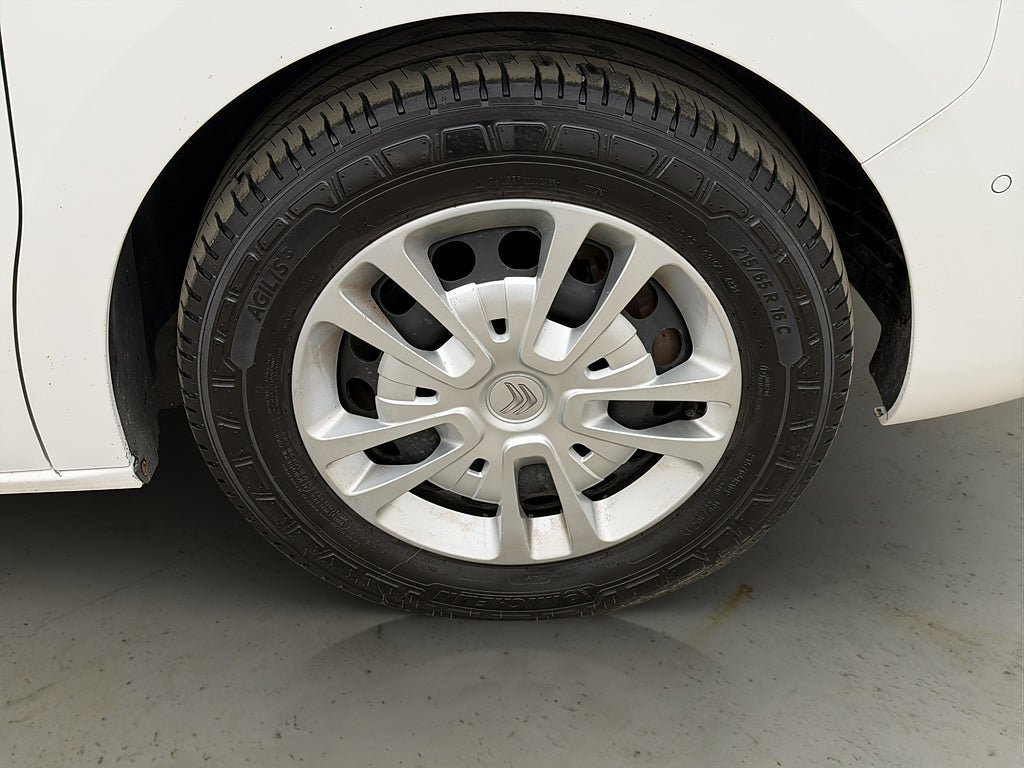 Vehicle Image 34