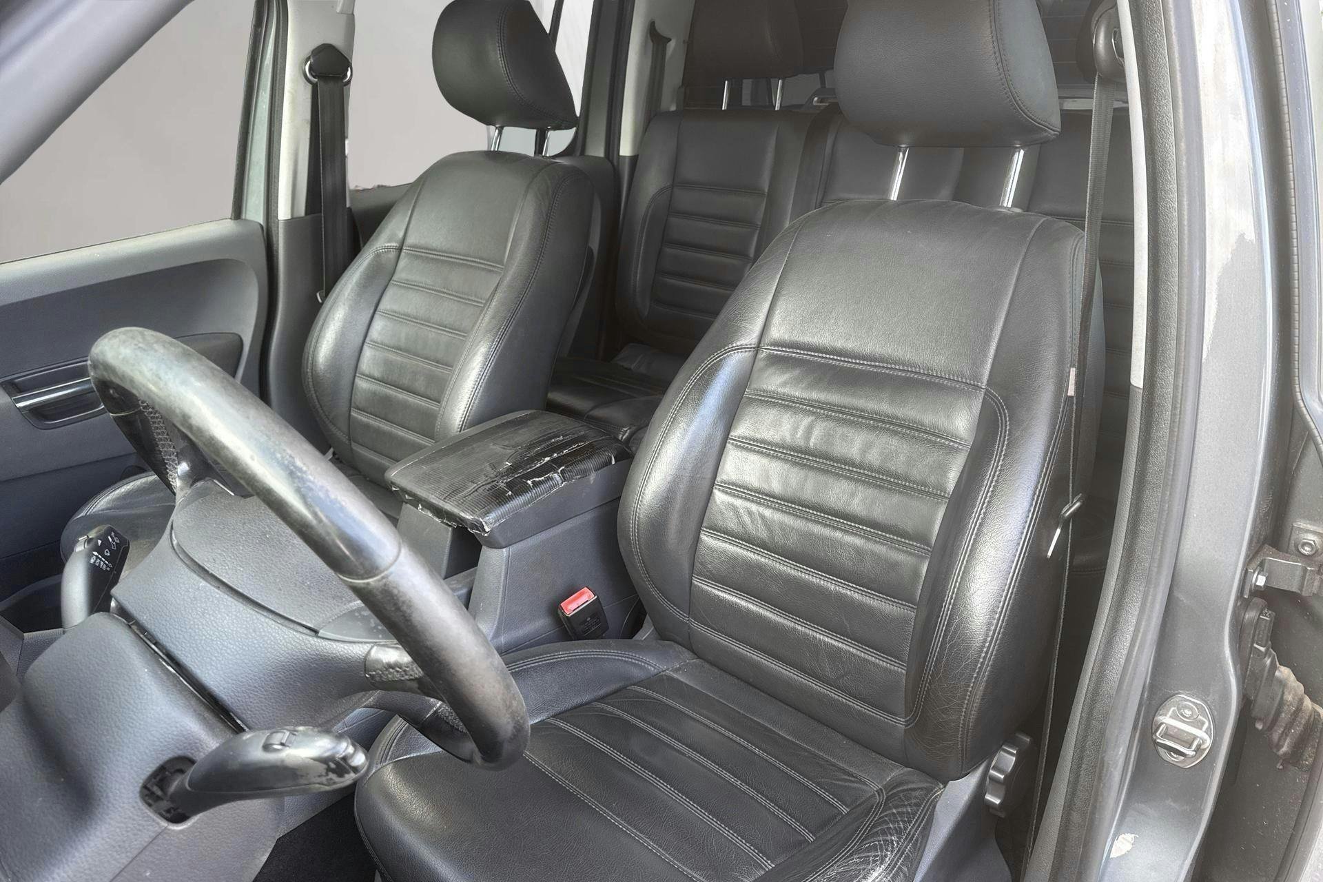 Vehicle Image 15