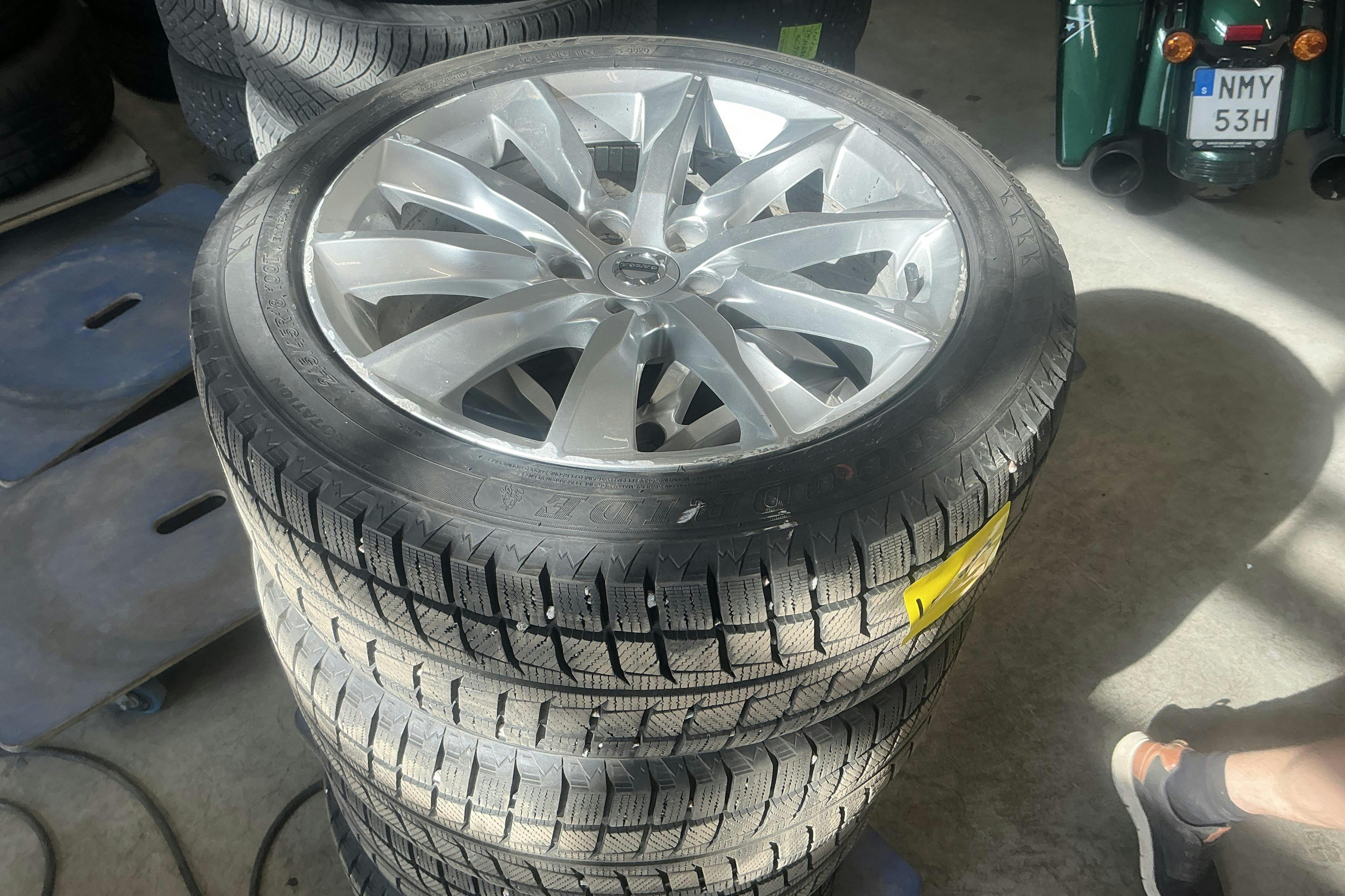 Vehicle Image 16