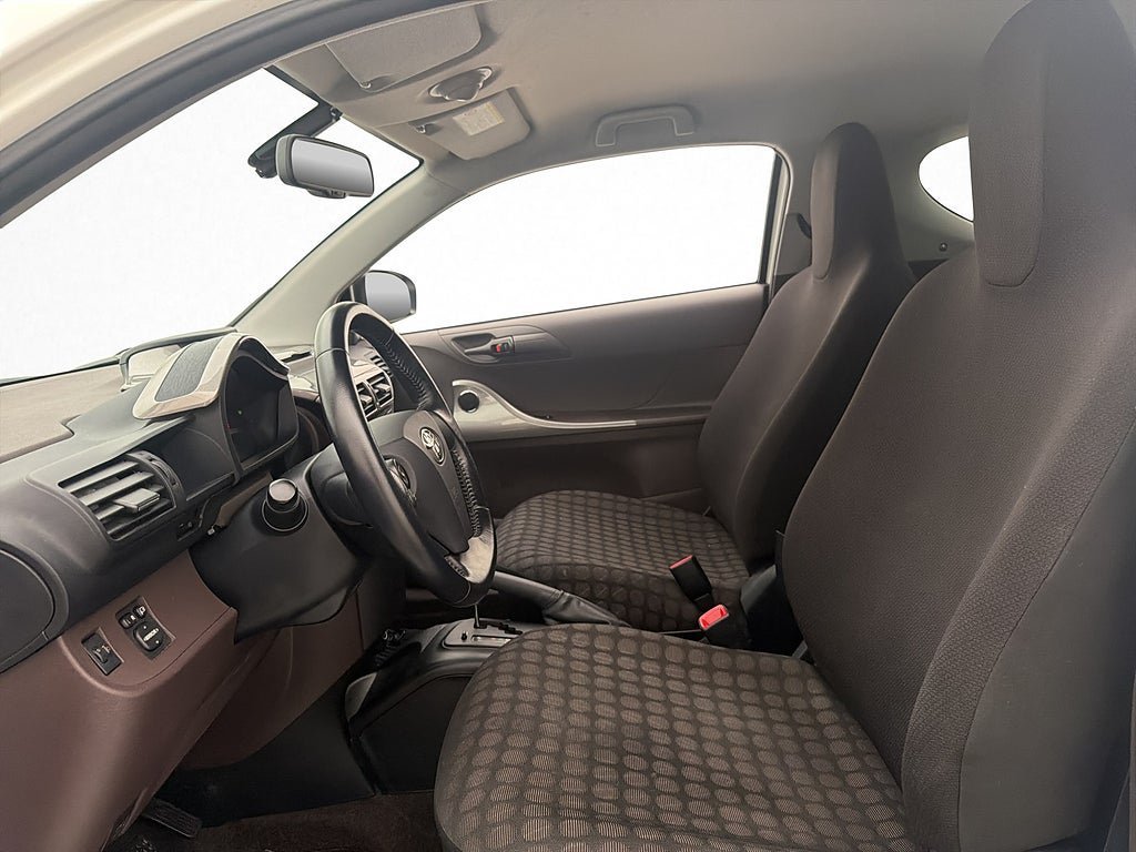 Vehicle Image 11