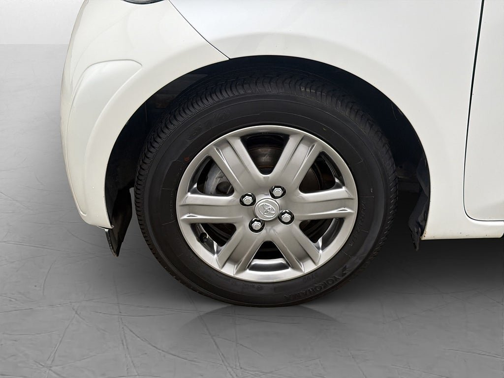 Vehicle Image 22