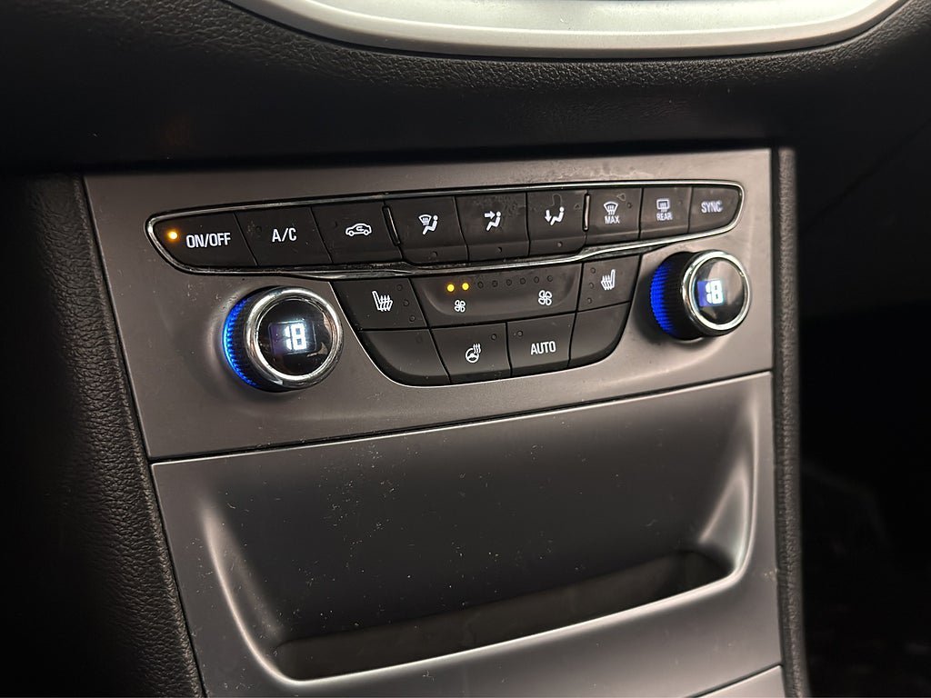 Vehicle Image 17