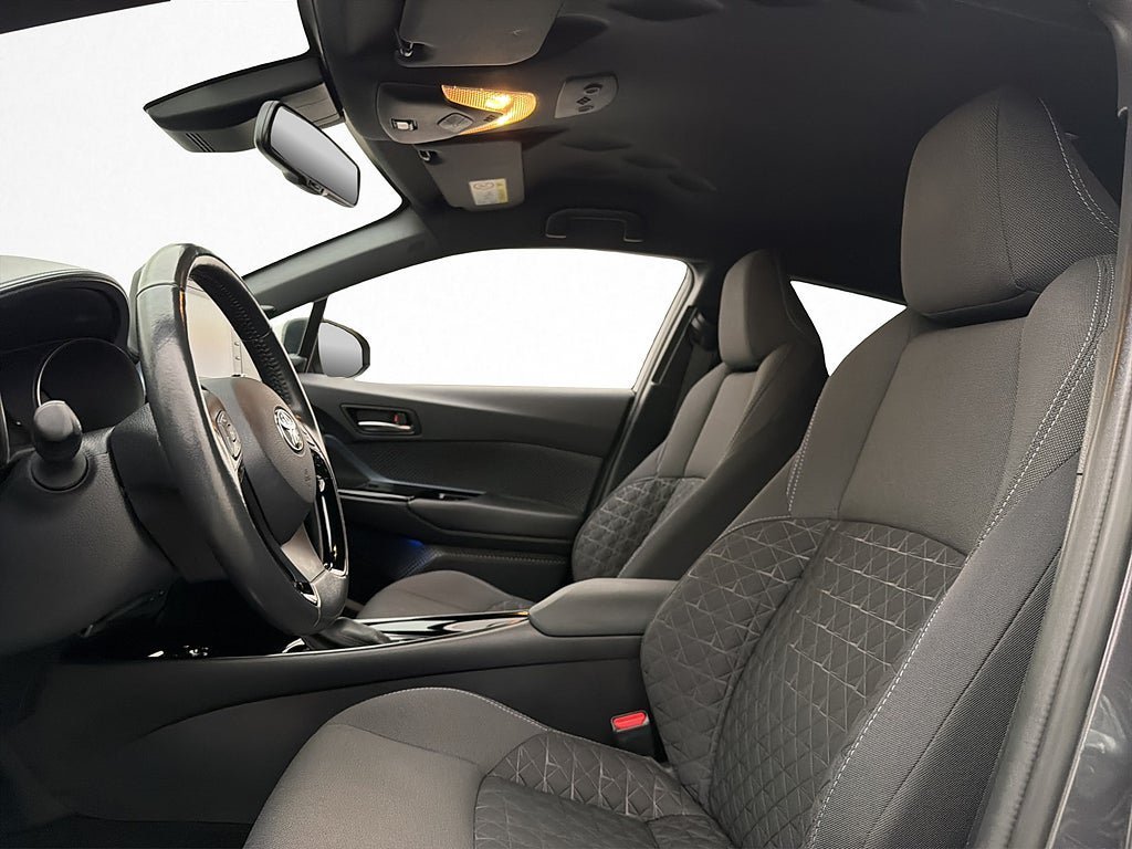 Vehicle Image 11