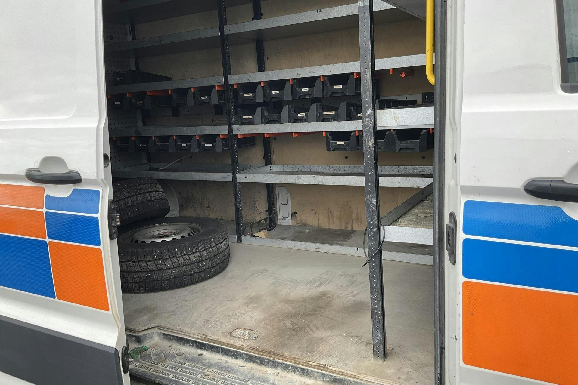 Vehicle Image 8