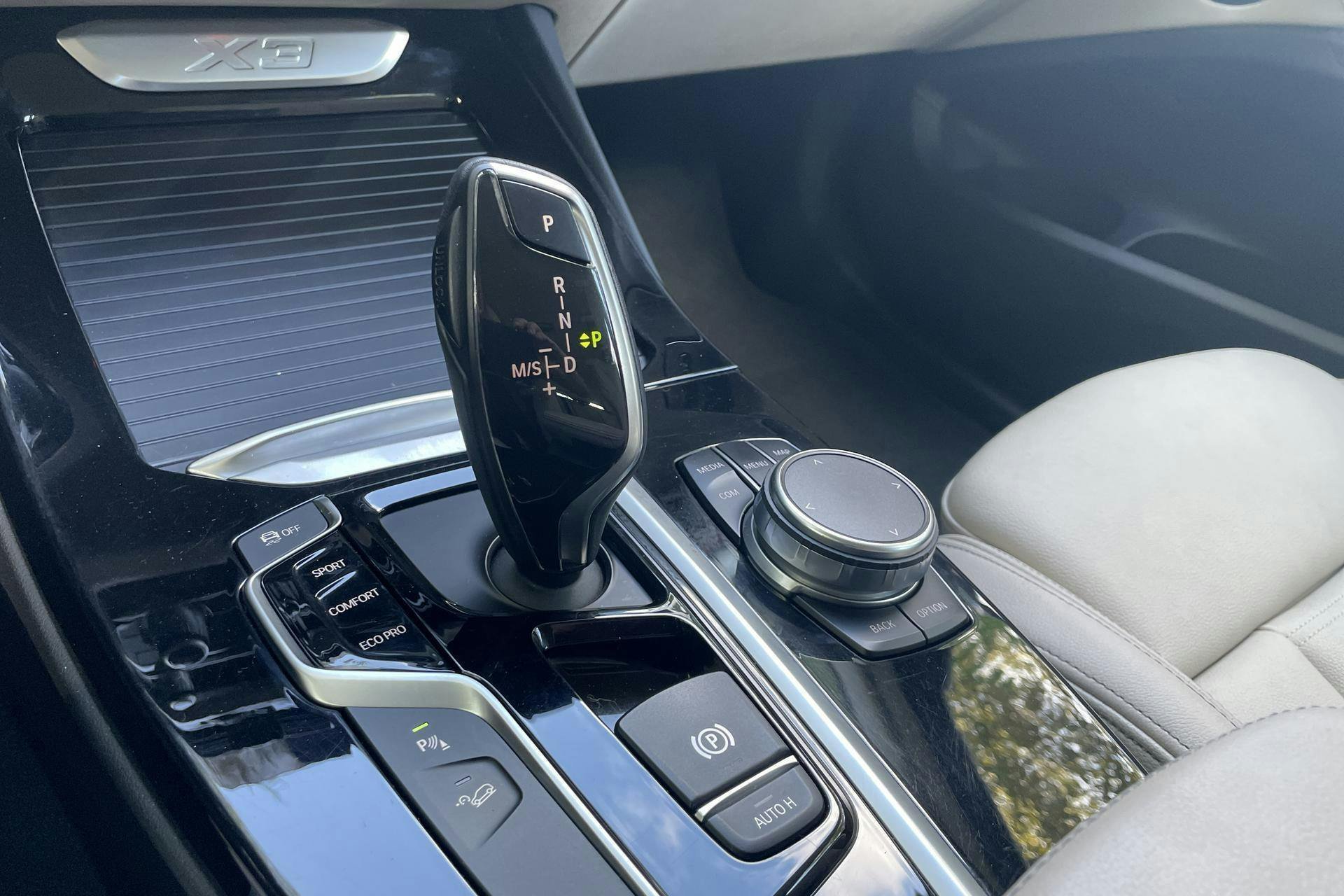 Vehicle Image 17