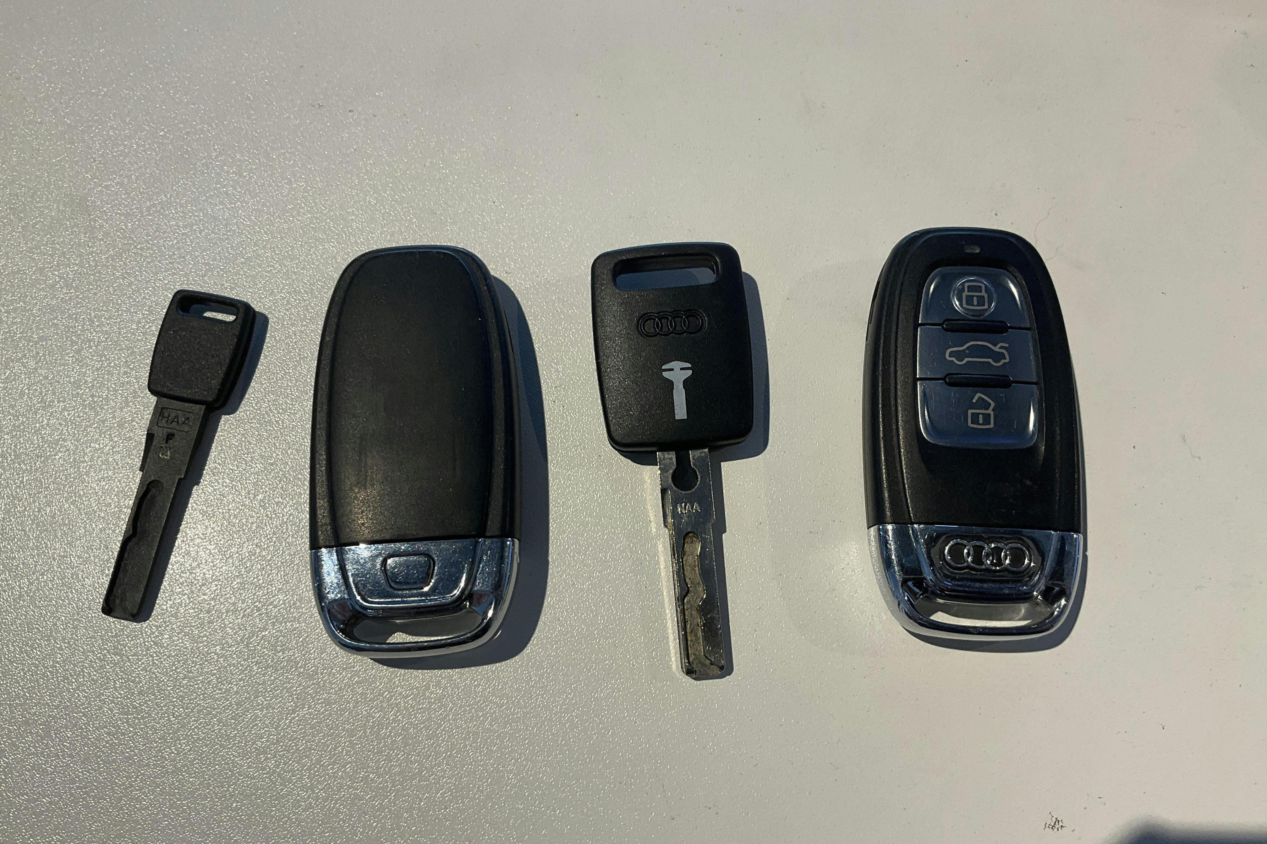 Vehicle Image 16