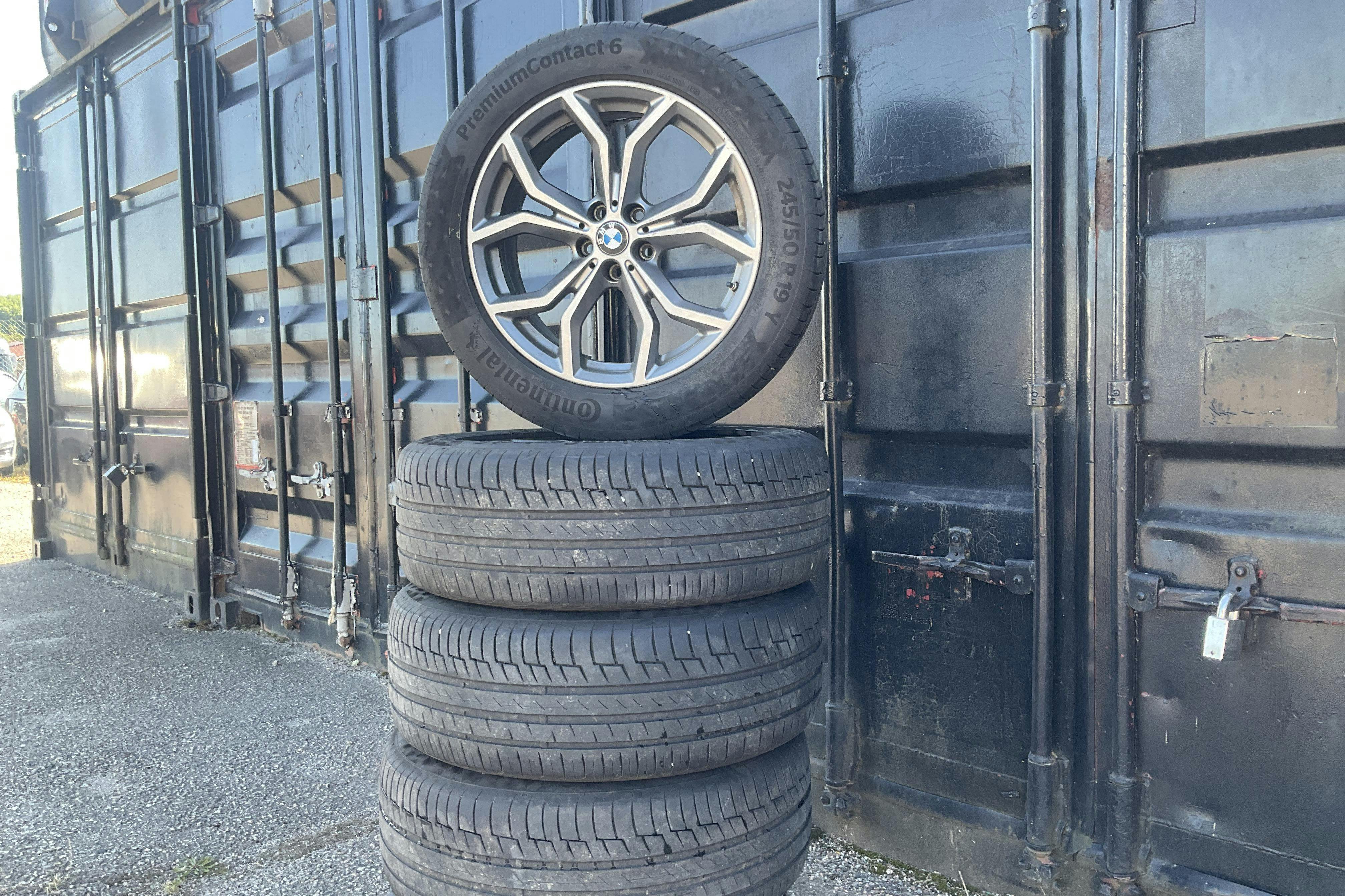 Vehicle Image 21
