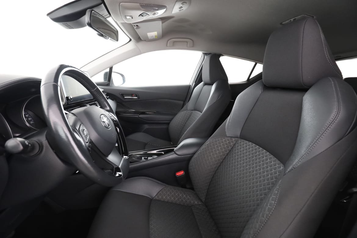 Vehicle Image 11