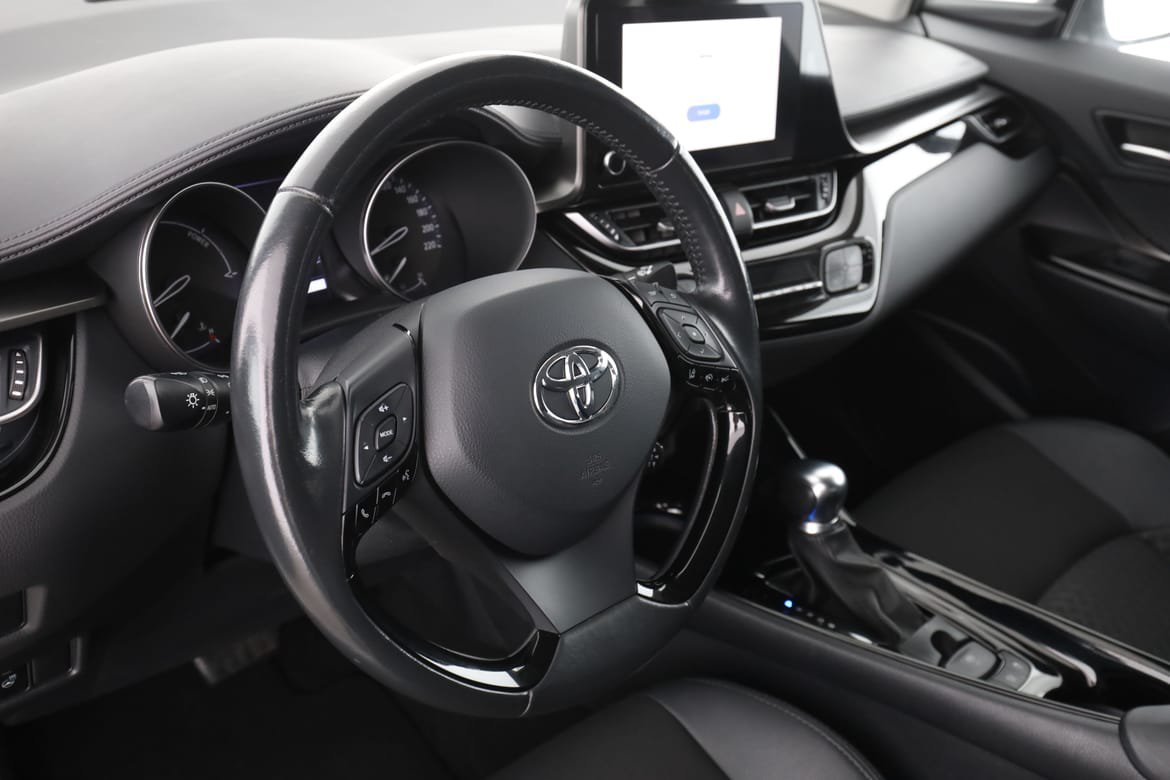 Vehicle Image 12