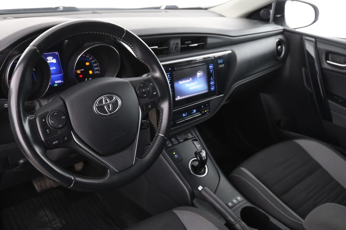 Vehicle Image 12