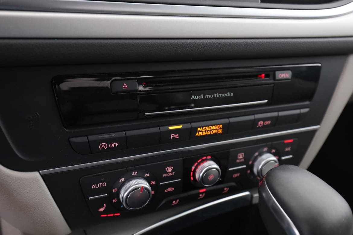 Vehicle Image 24