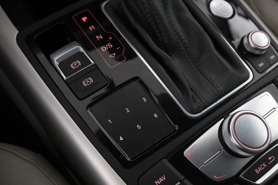 Vehicle Image 30