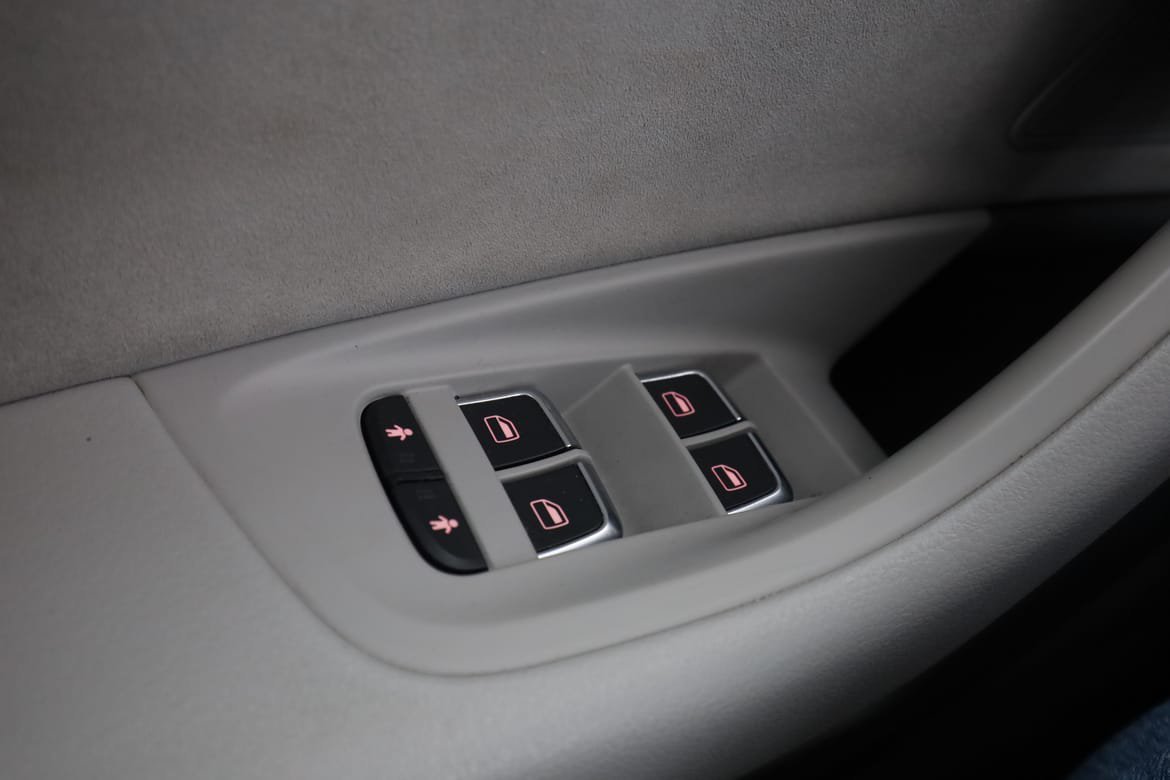 Vehicle Image 36