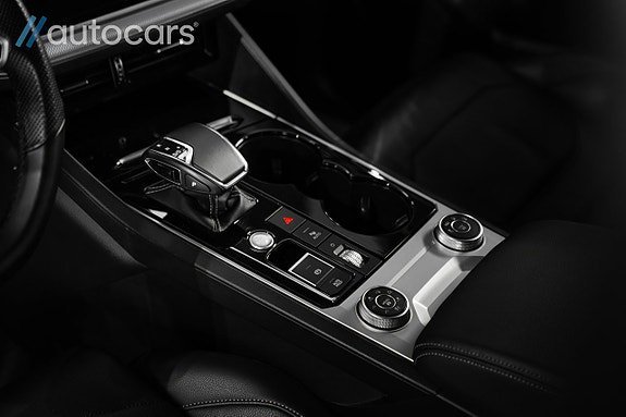 Vehicle Image 28