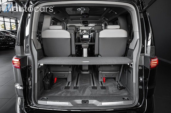 Vehicle Image 32