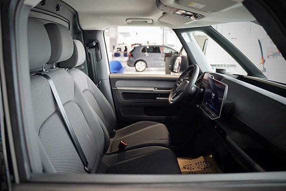 Vehicle Image 13