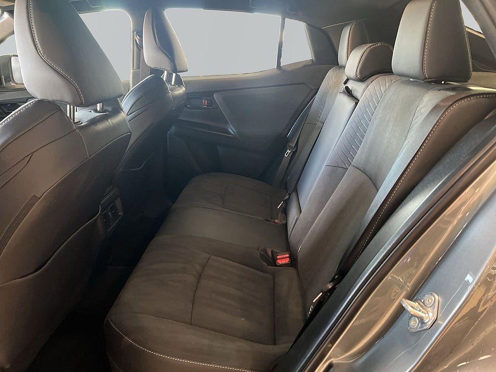 Vehicle Image 11