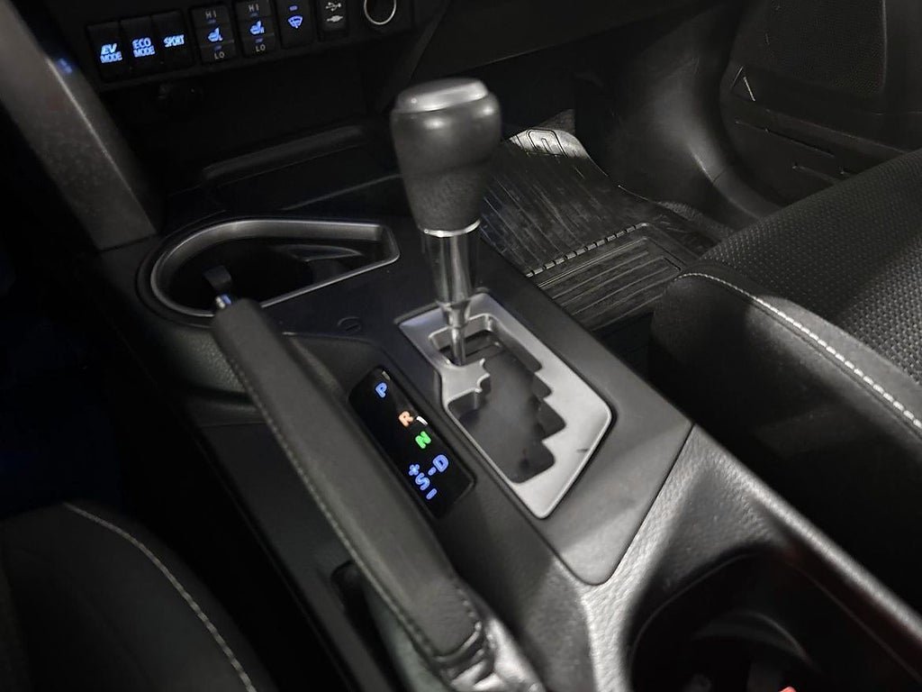 Vehicle Image 18