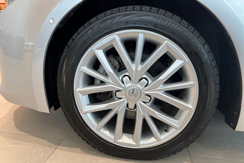 Vehicle Image 17