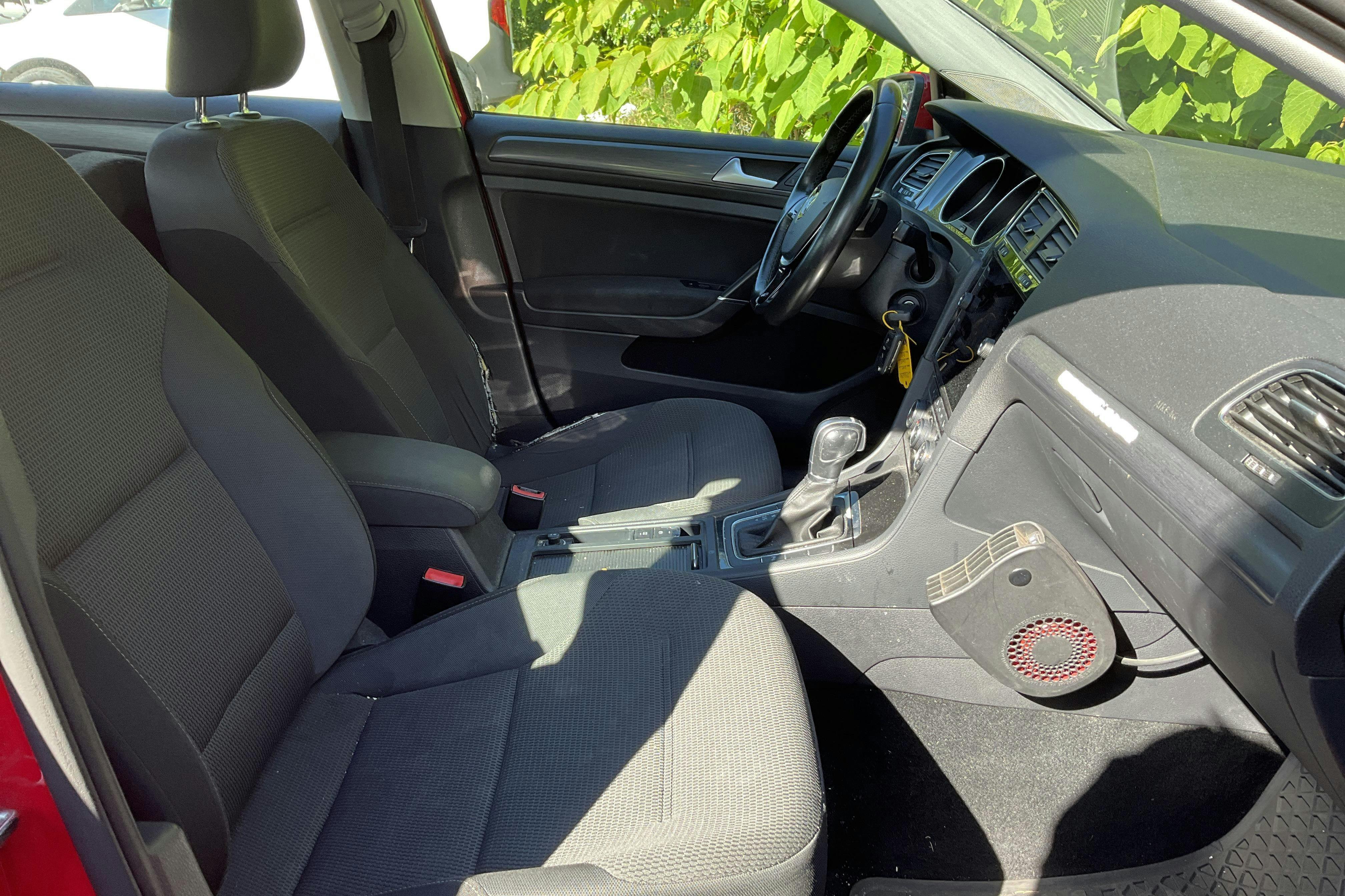 Vehicle Image 8