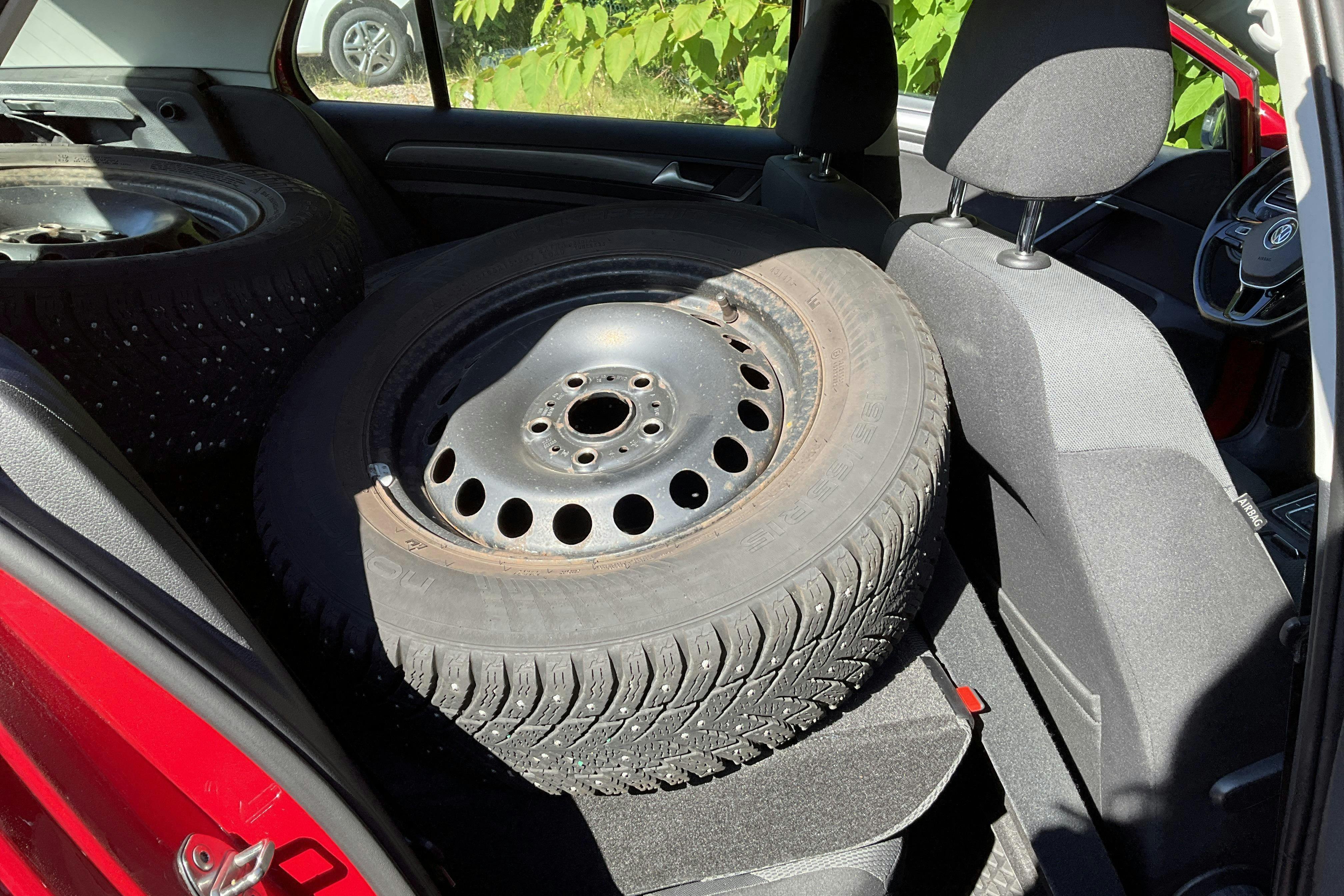 Vehicle Image 9