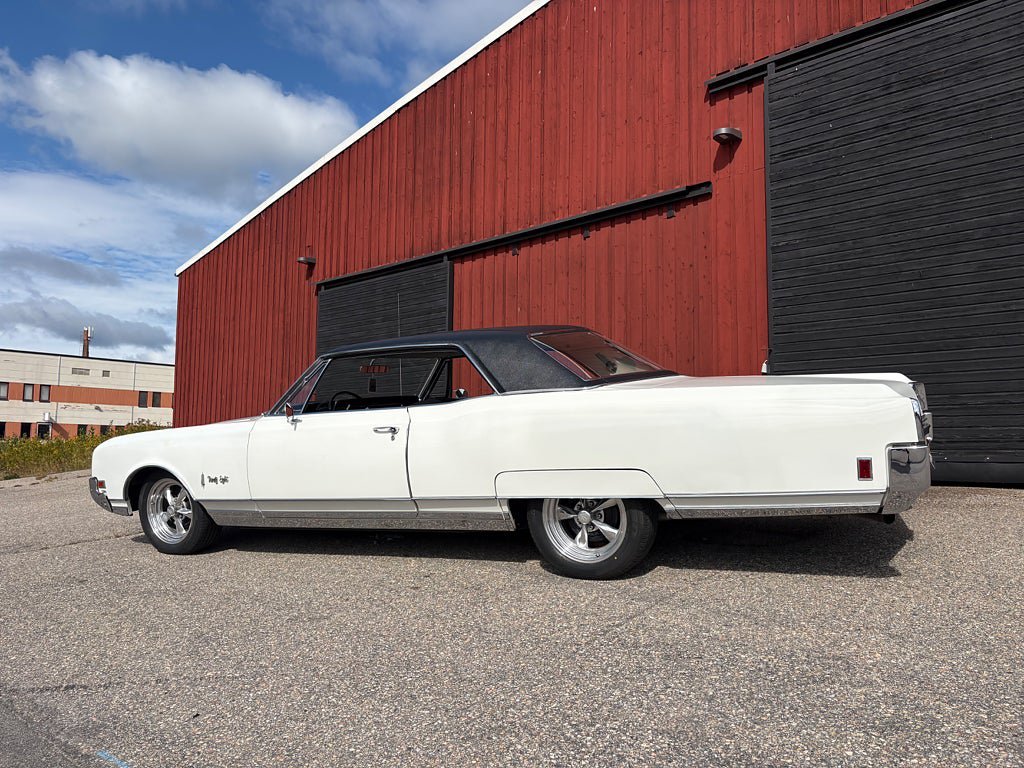 Vehicle Image 24
