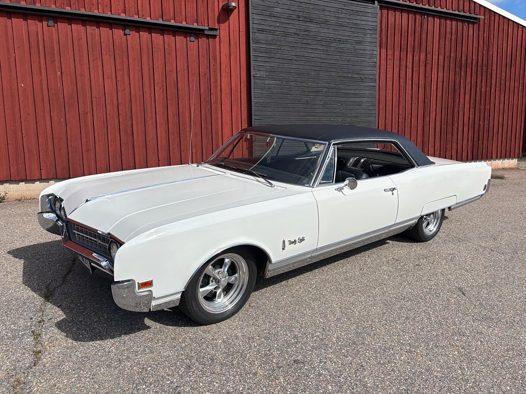 Vehicle Image 25