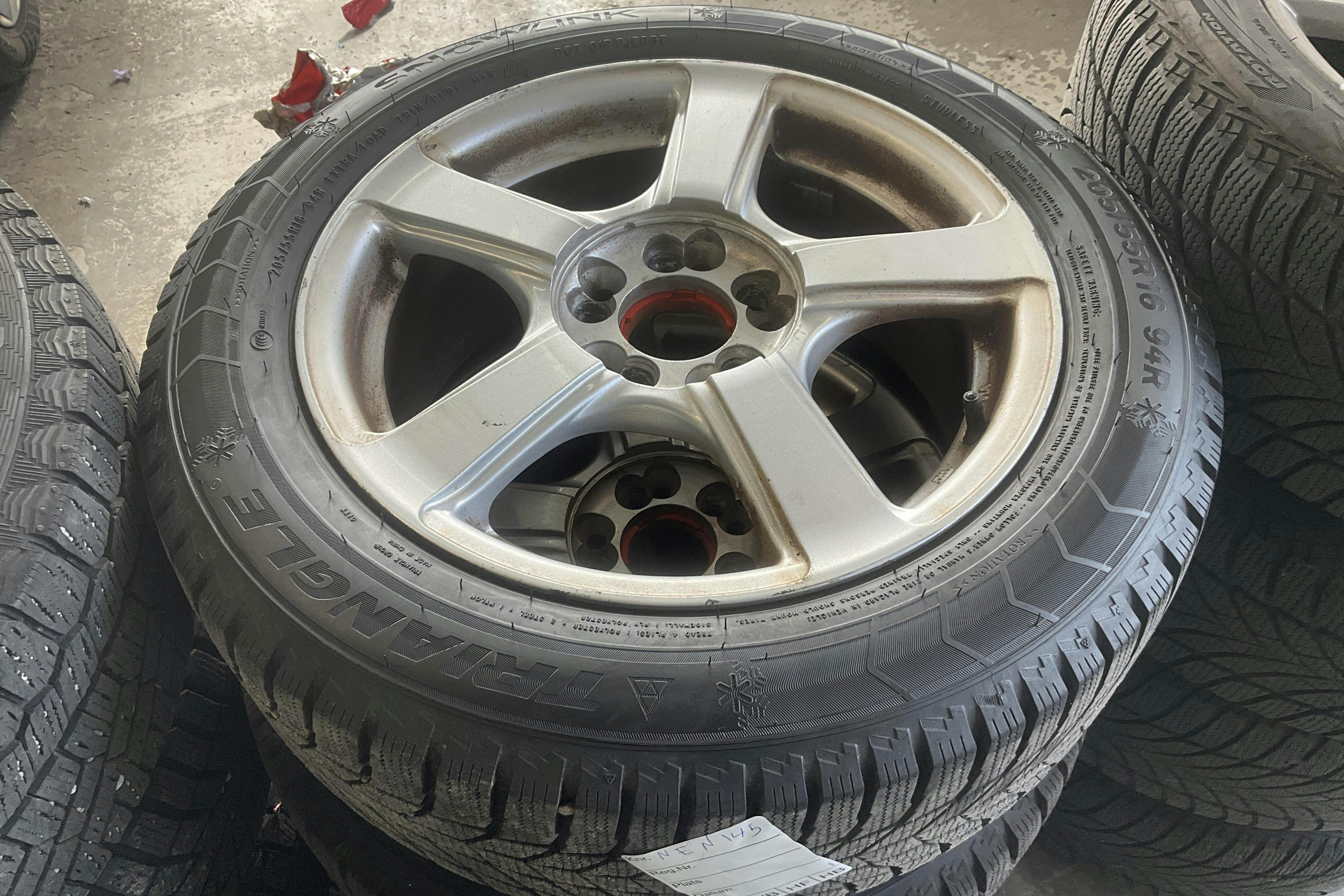 Vehicle Image 11