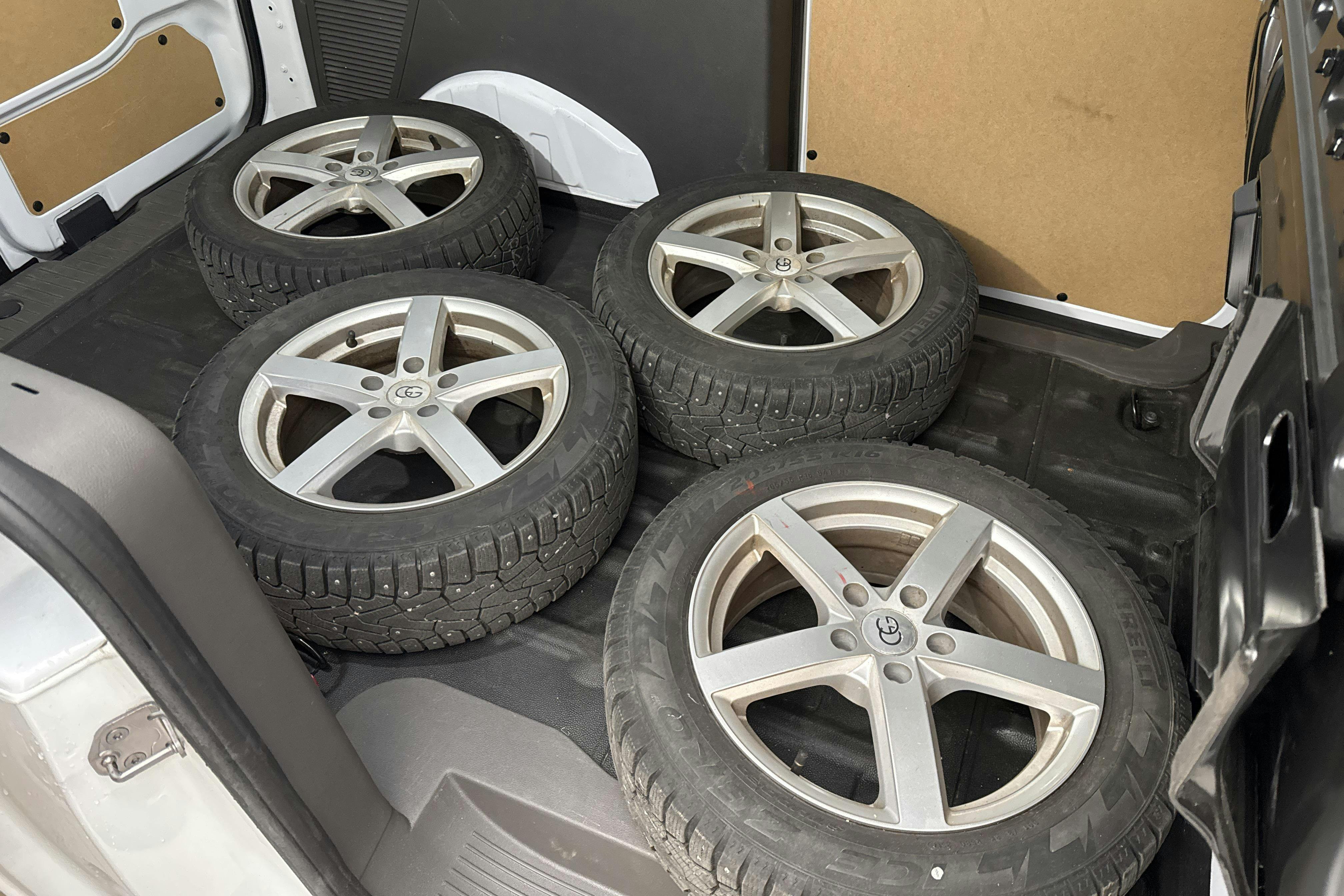 Vehicle Image 11