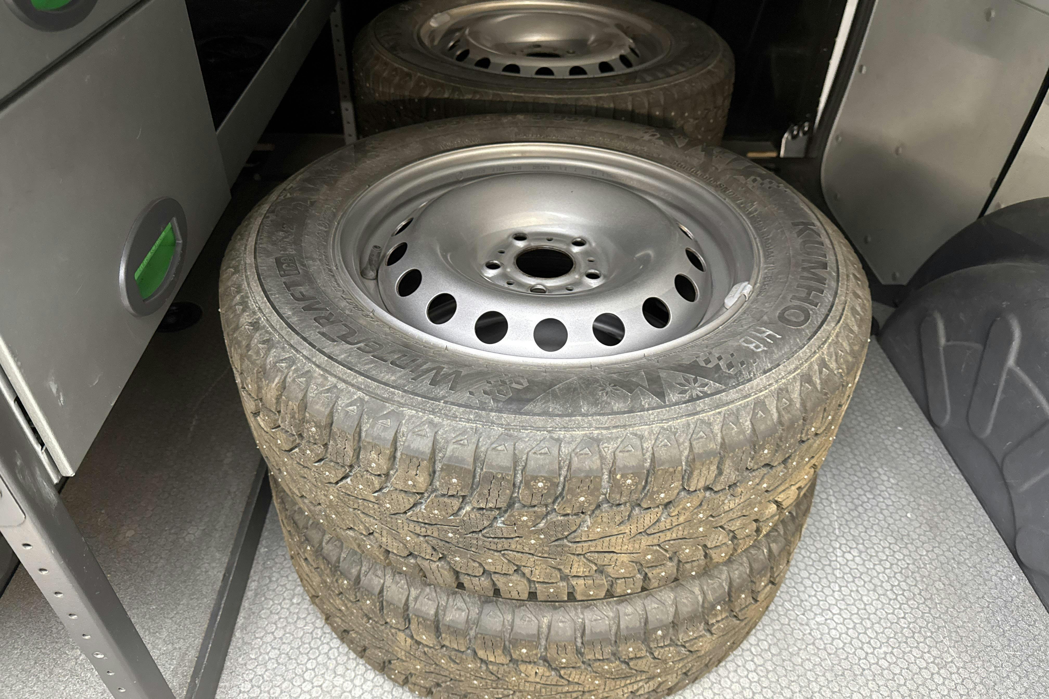 Vehicle Image 11
