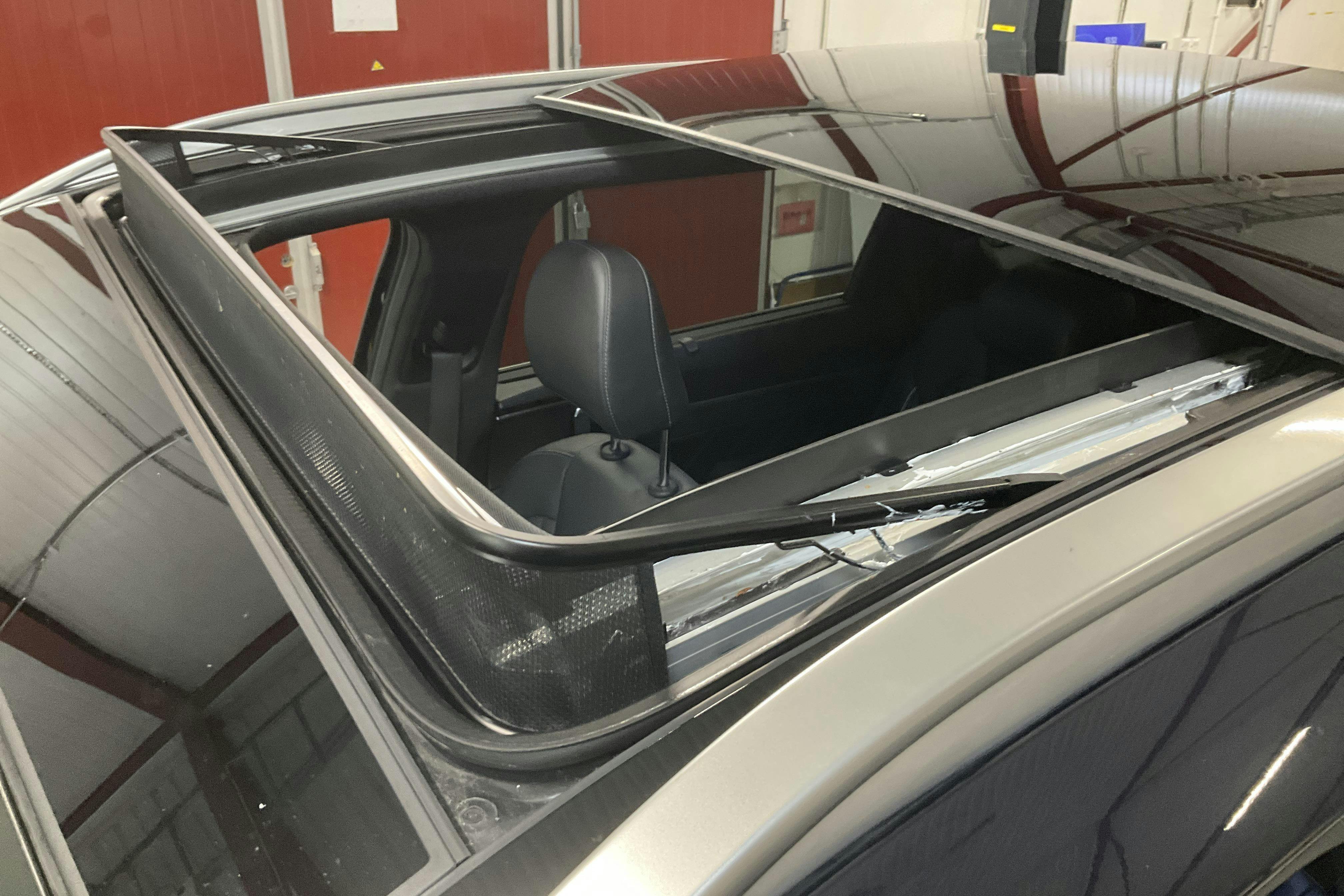 Vehicle Image 14