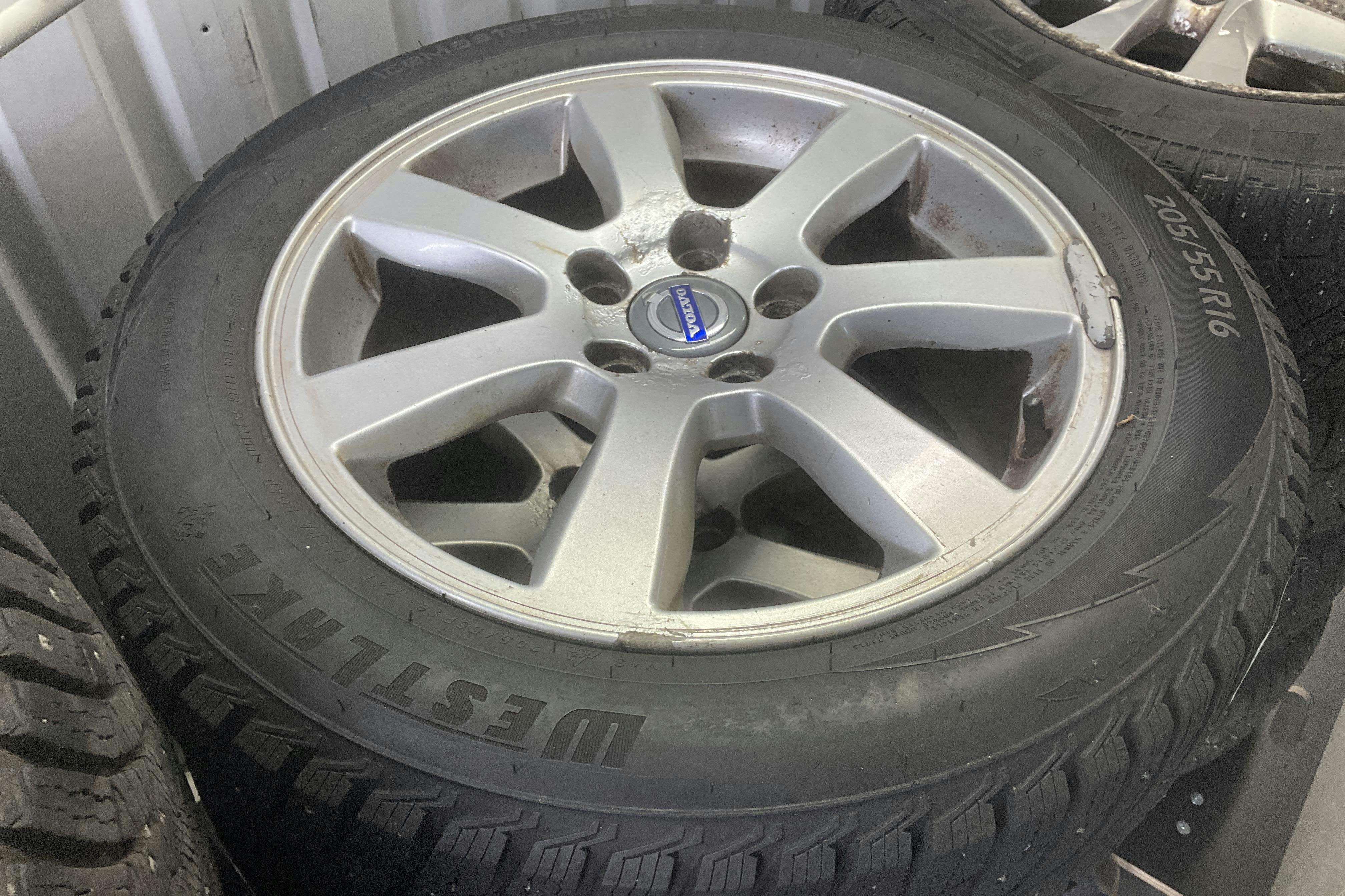 Vehicle Image 16
