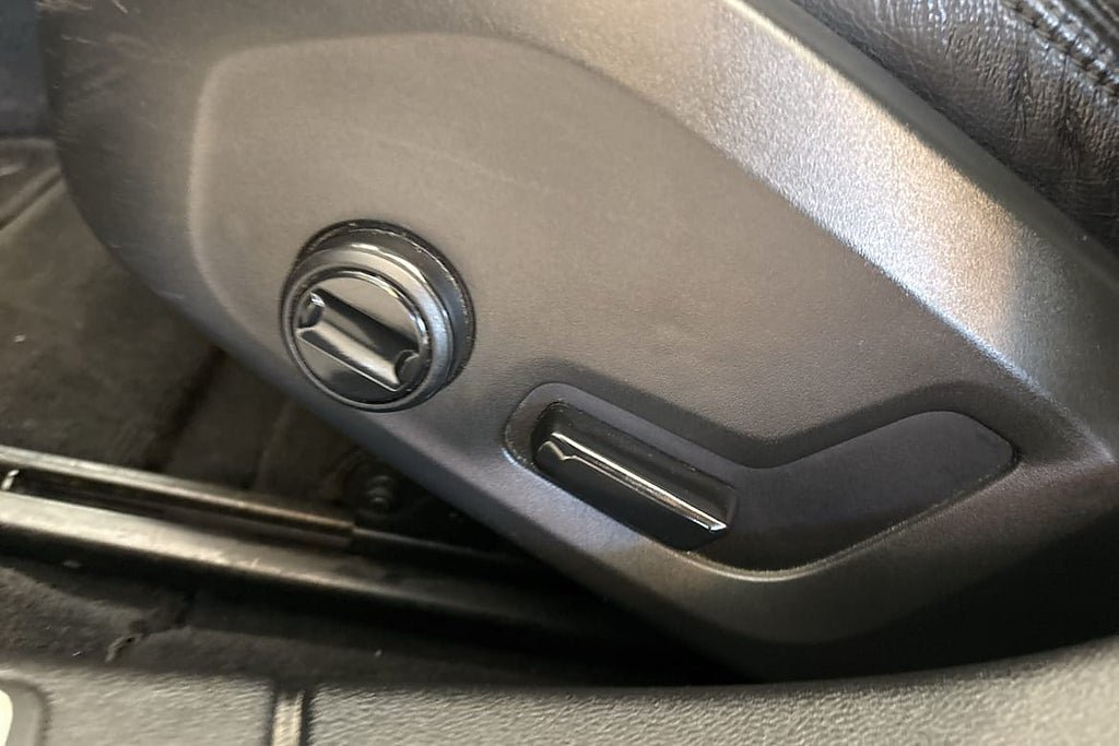 Vehicle Image 35