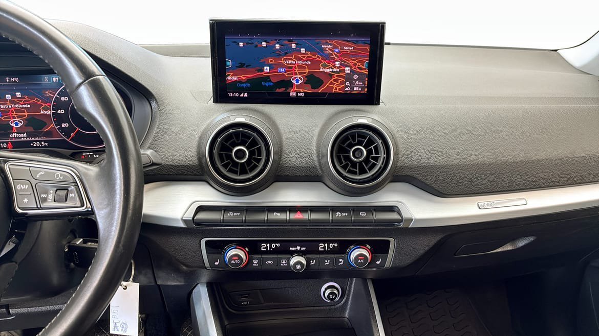 Vehicle Image 9