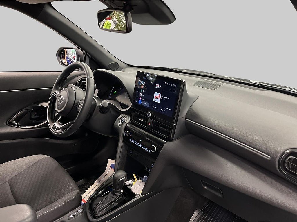 Vehicle Image 9