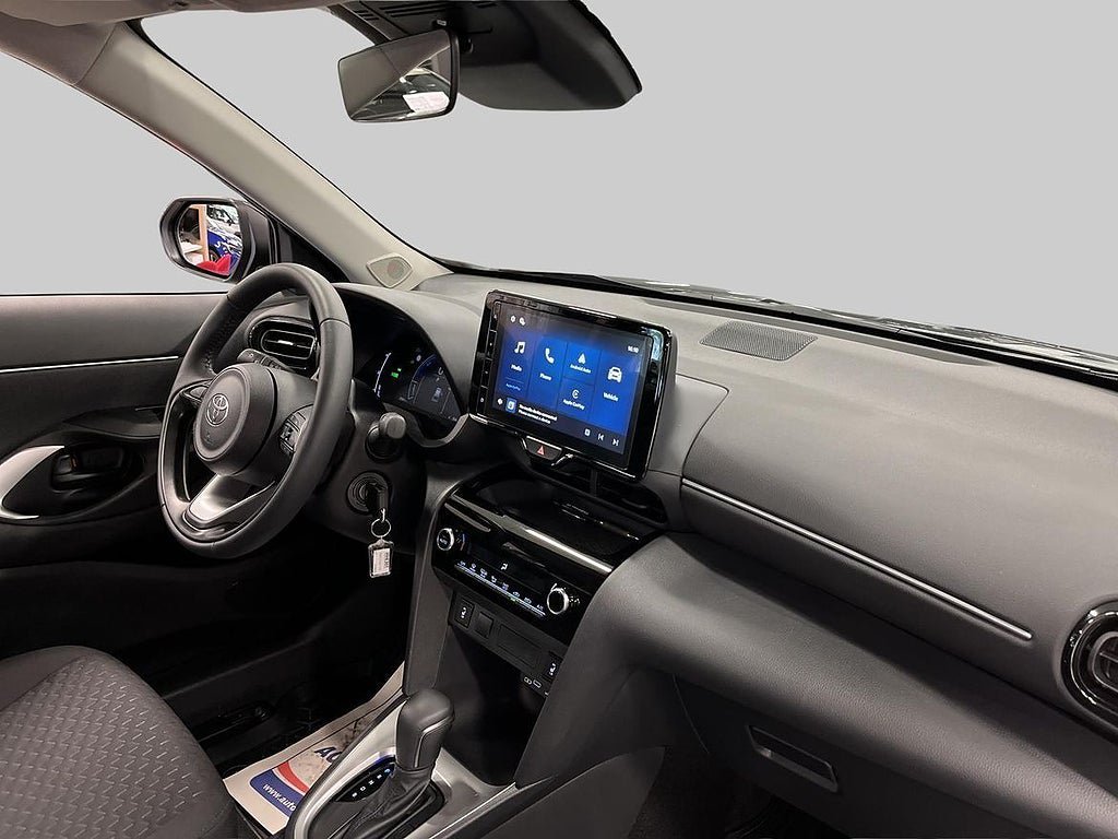 Vehicle Image 9