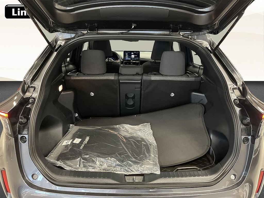 Vehicle Image 12