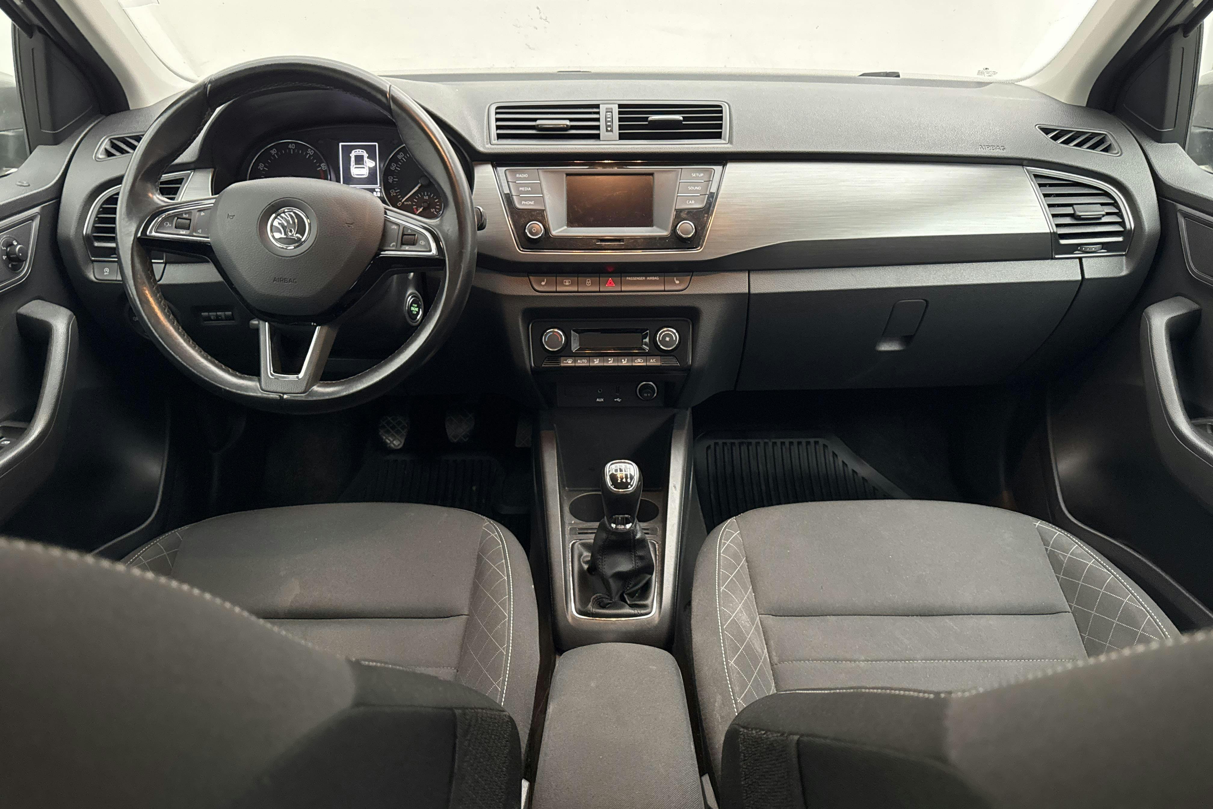 Vehicle Image 6