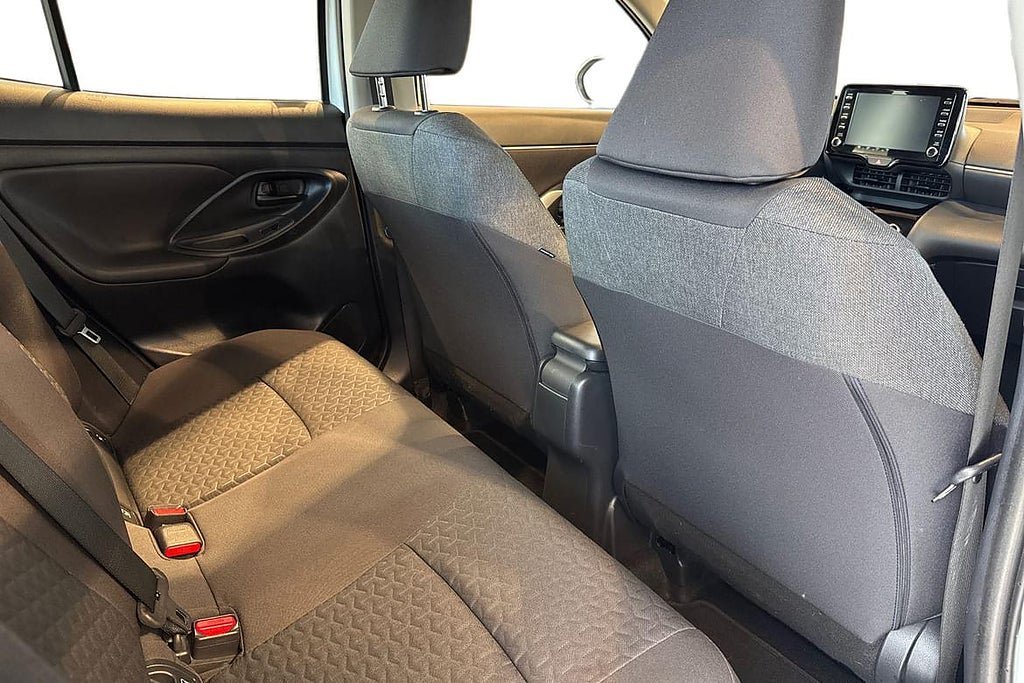 Vehicle Image 9