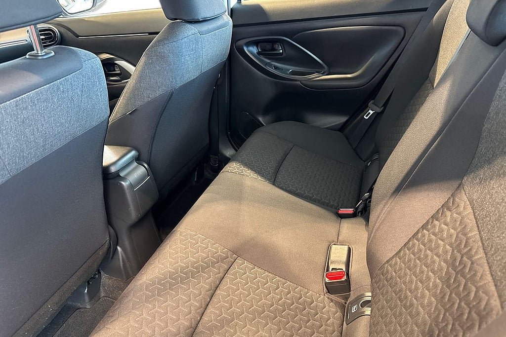 Vehicle Image 13