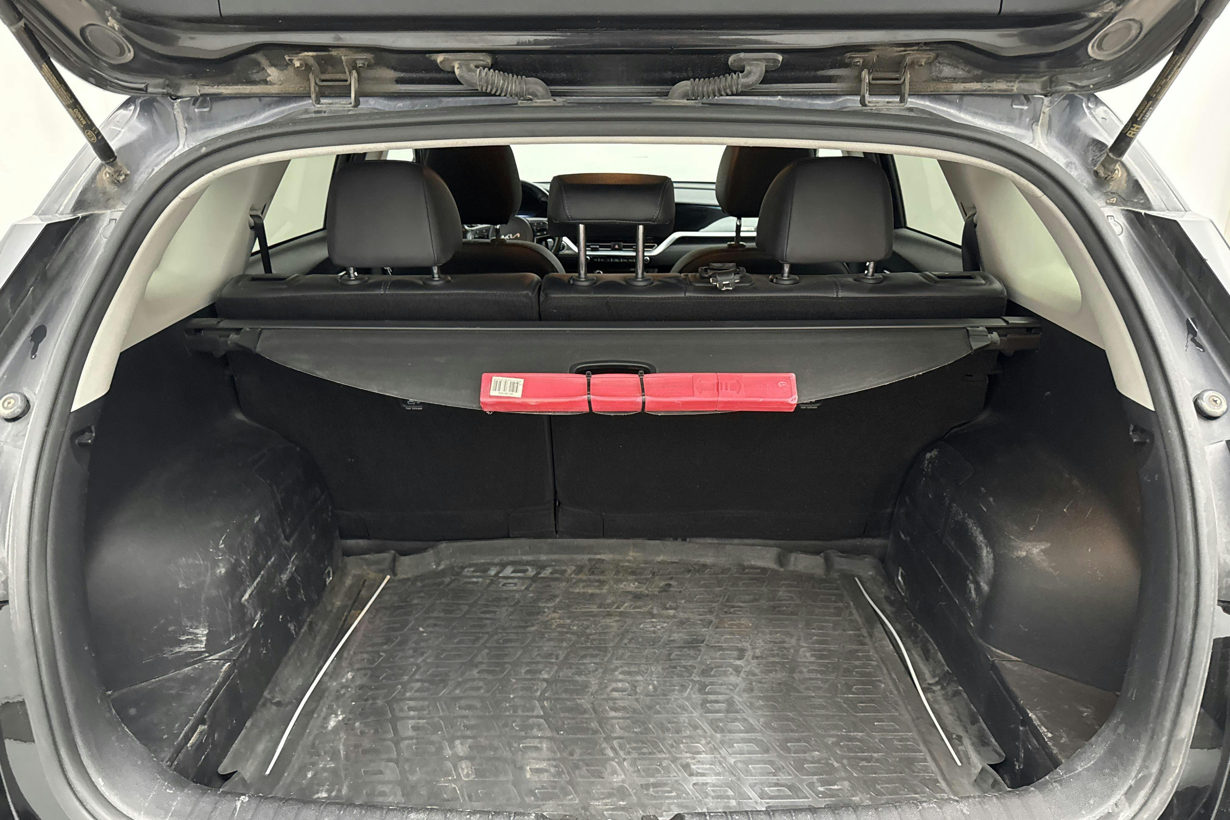 Vehicle Image 9