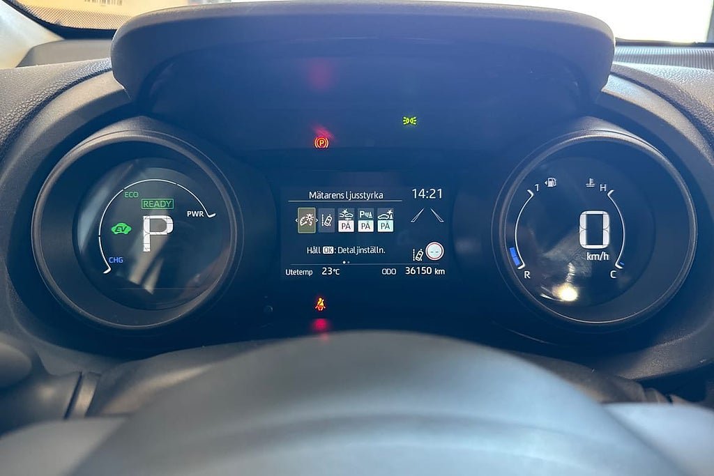 Vehicle Image 16